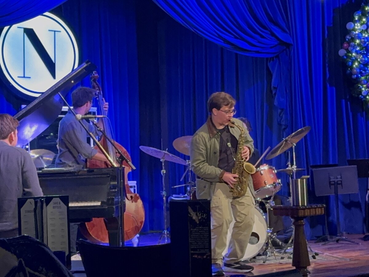 Andrew Wittmer performing at the Noce Jazz Club